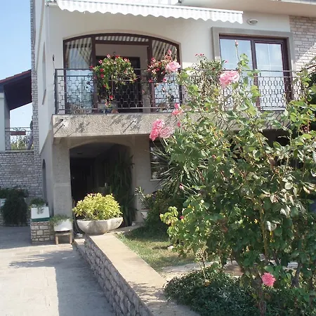 Lidija 3*