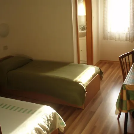 Lidija Nocleg ze śniadaniem 3*